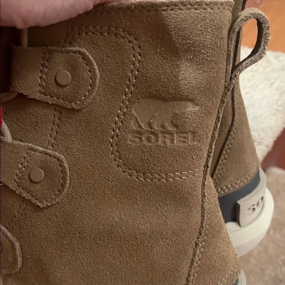 NWT Sorel Men's Tan & Black Suede Leather Waterproof Boots SZ 9